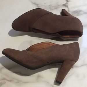 Eric Michael Suede Leather Dark Olive Pumps Sz 38